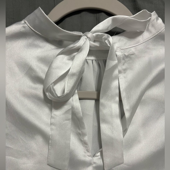 white blouse - Picture 3 of 4